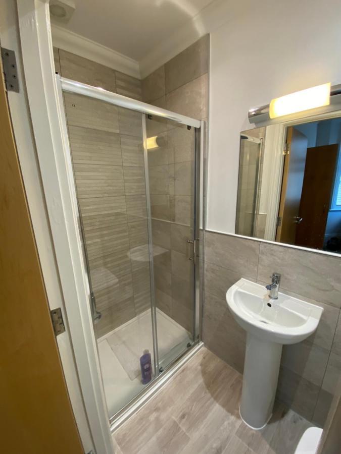 Cosy Beachfront Bournemouth 3-Bedroom 3-Bathroom Free Parking Free Wifi Exterior photo